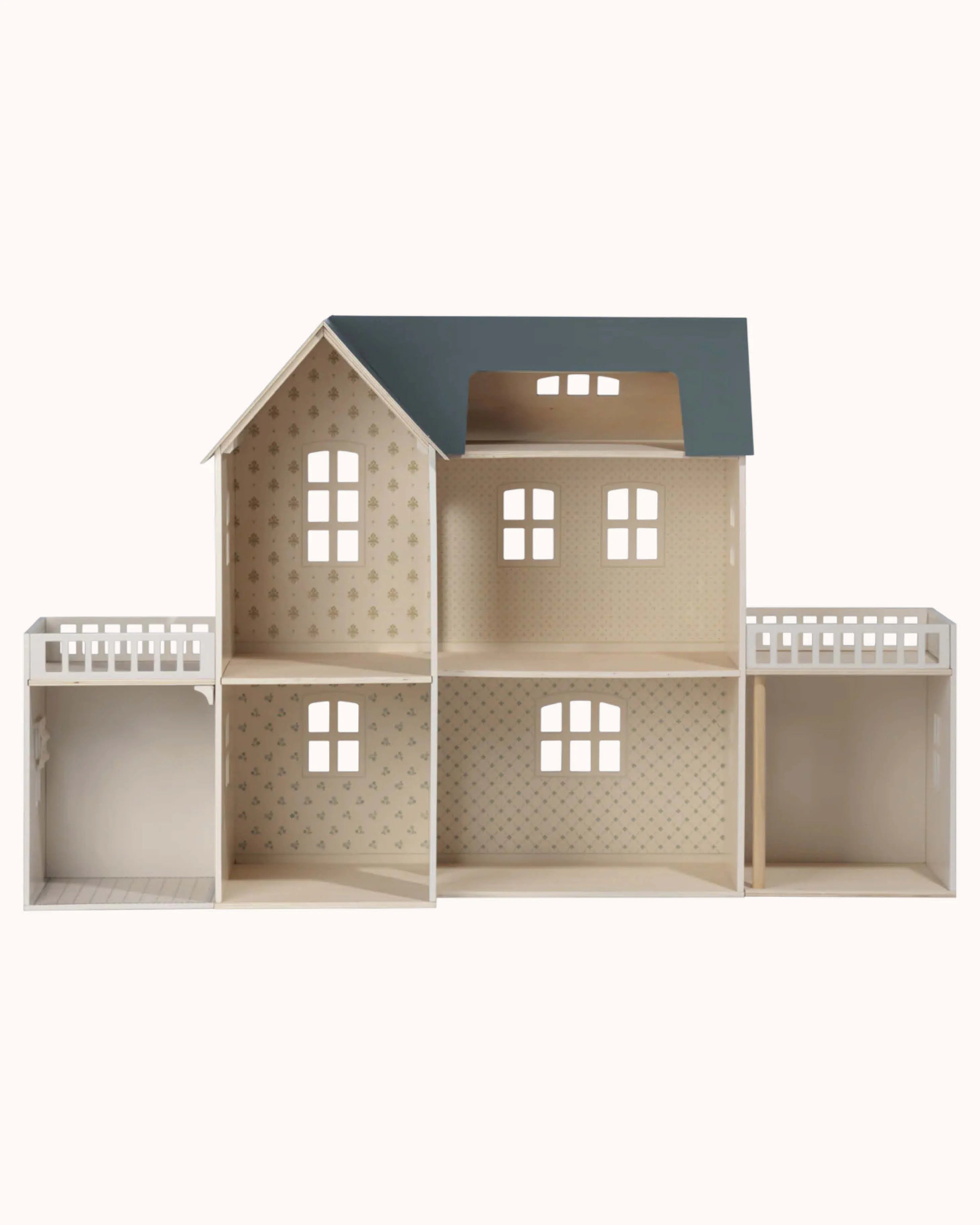 The big Miniature Dollhouse with Wallpaper