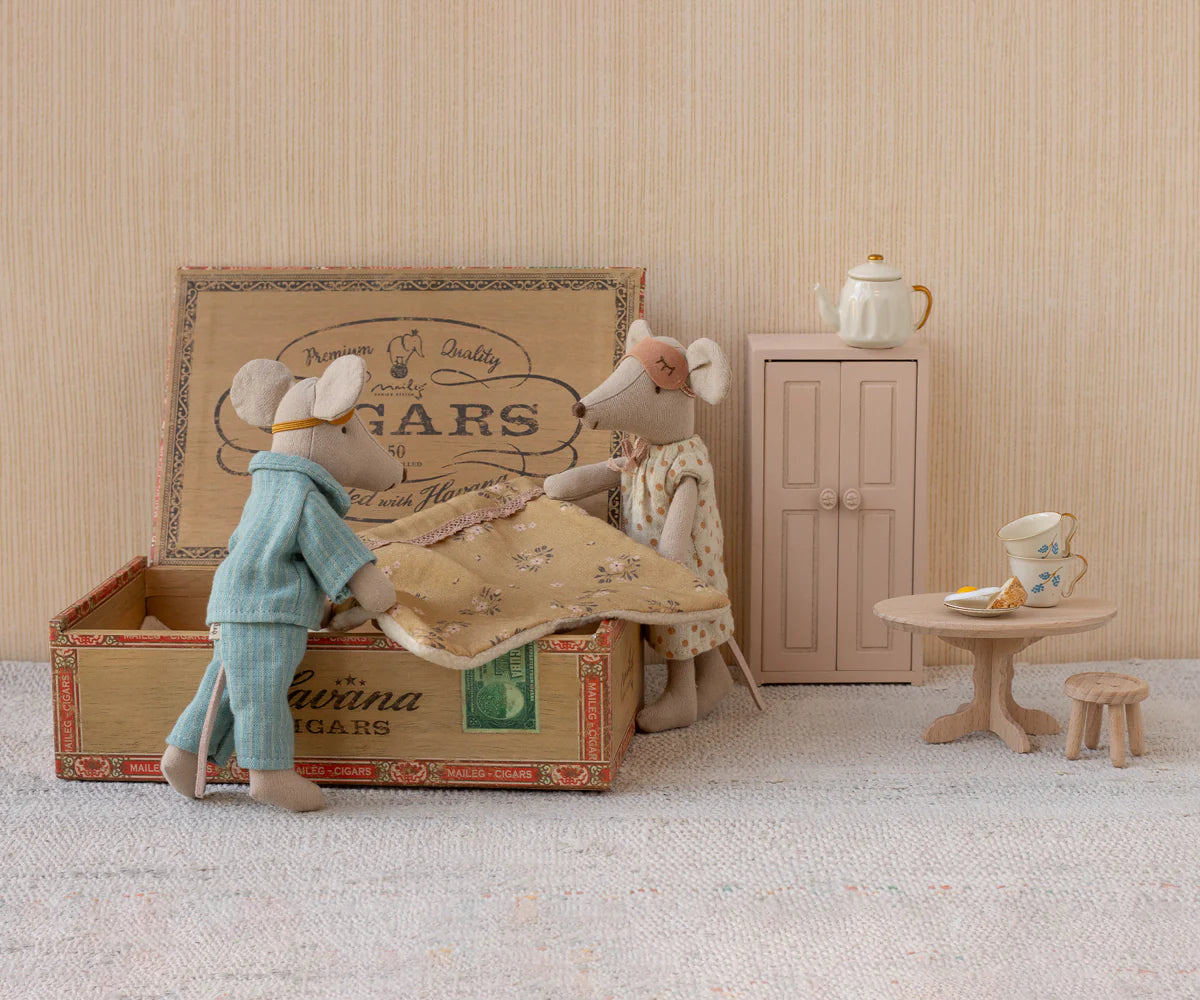 Mama &amp; Papa Maus in Zigarrenschachtel