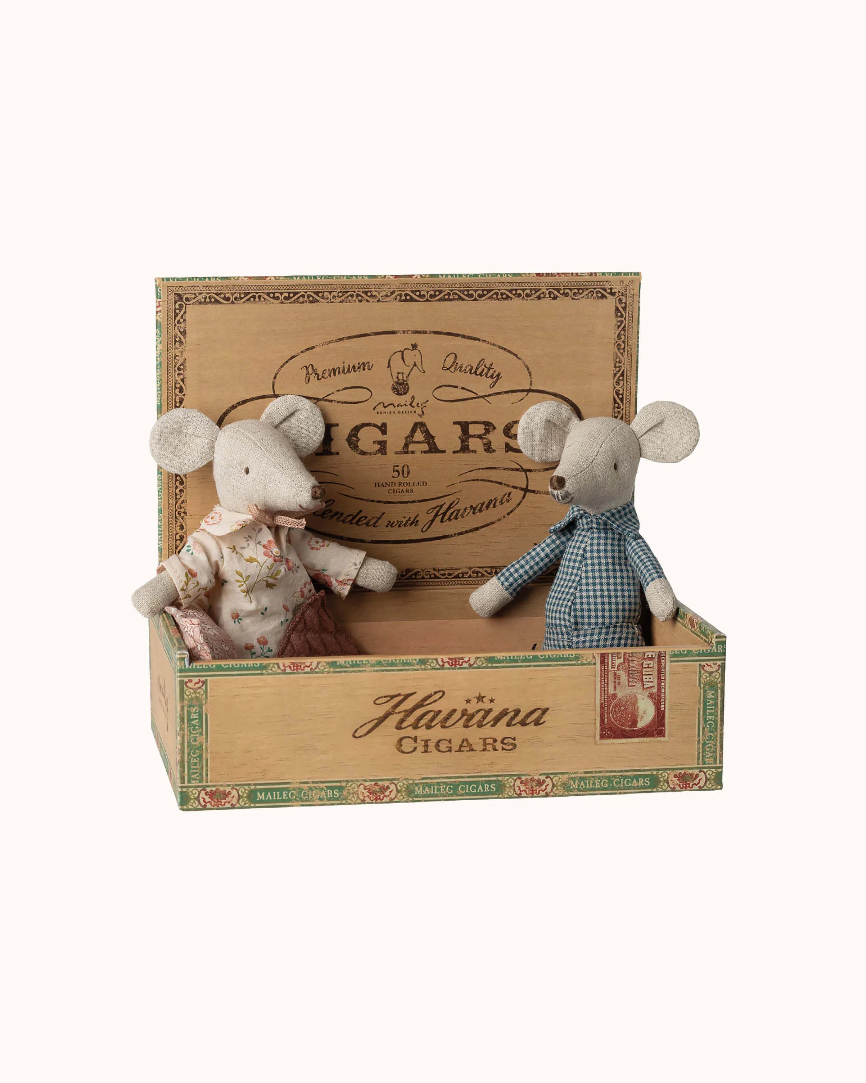 Grandma &amp; Grandpa Mouse in Cigar Box