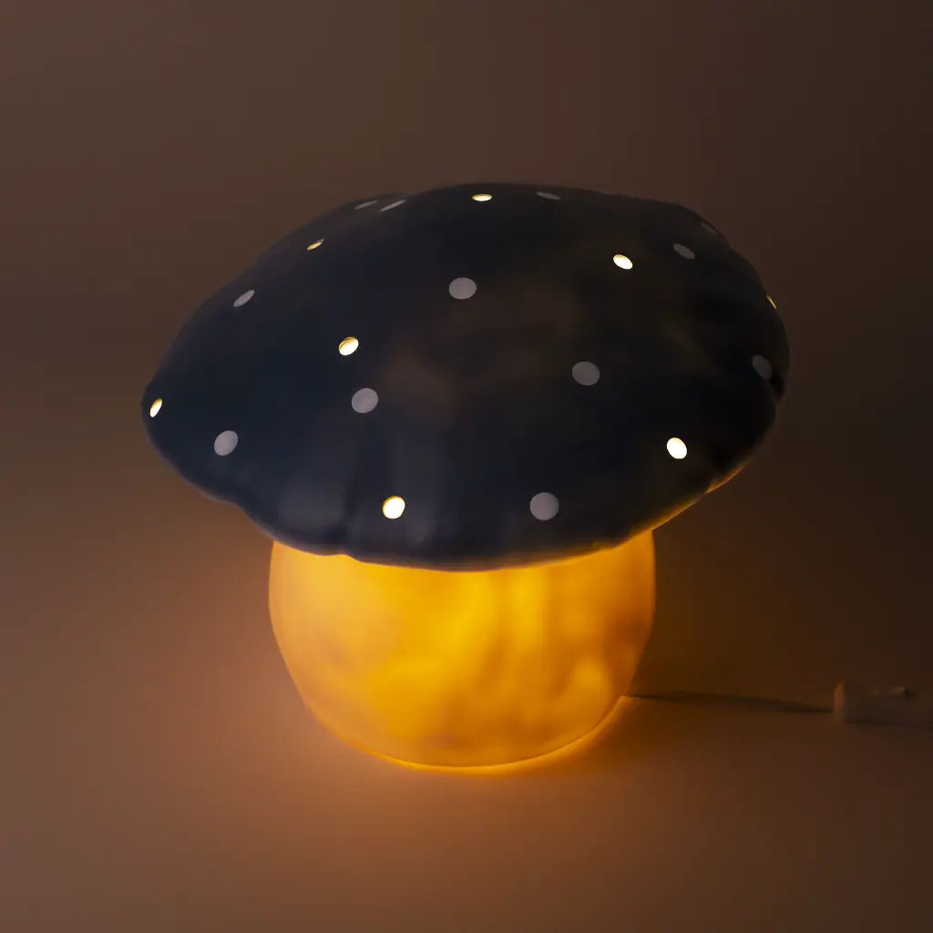 Große Pilzlampe in jeans