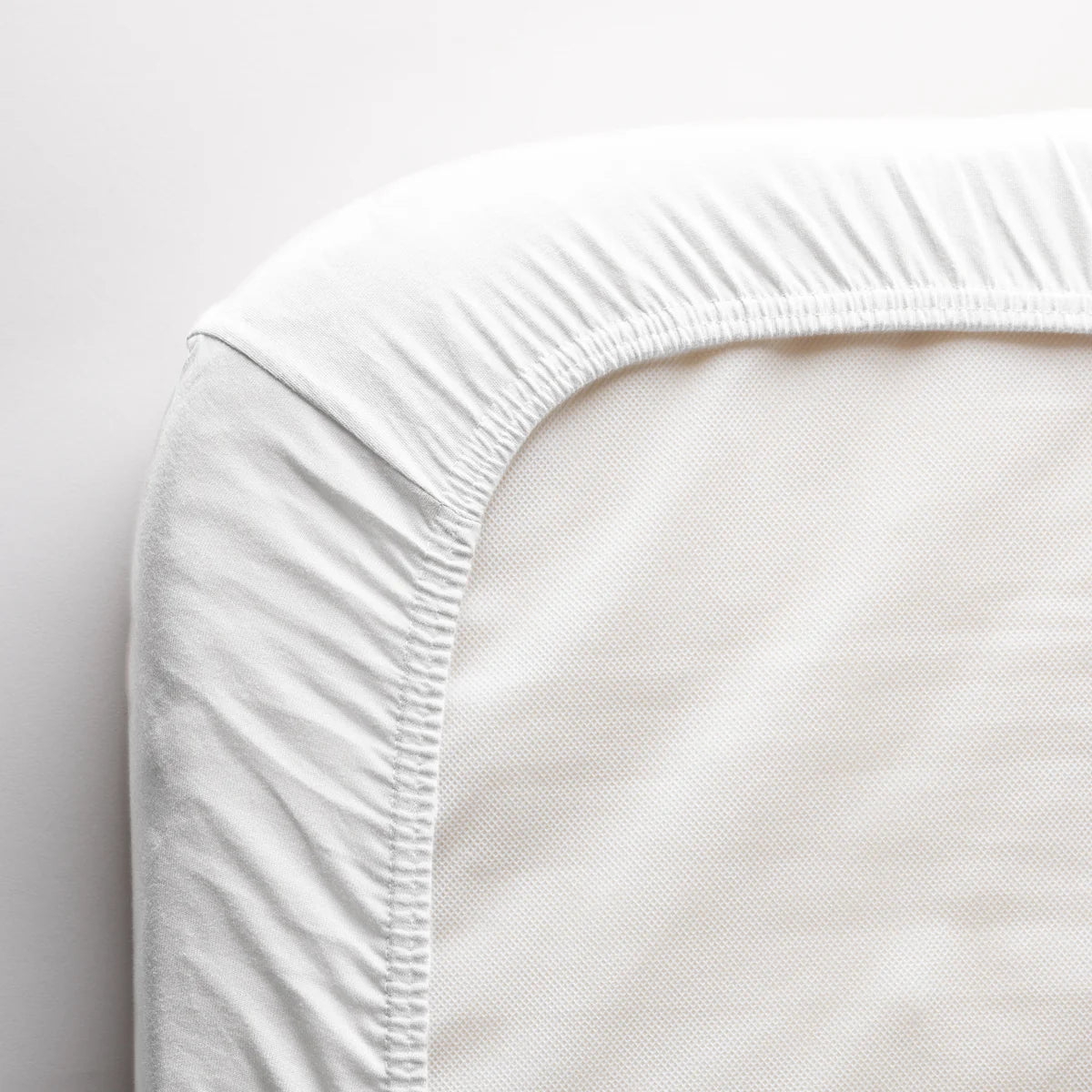 Baby Fitted Sheet in white