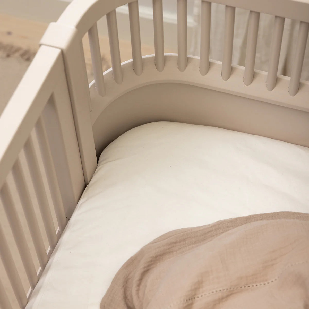 Baby Fitted Sheet in white