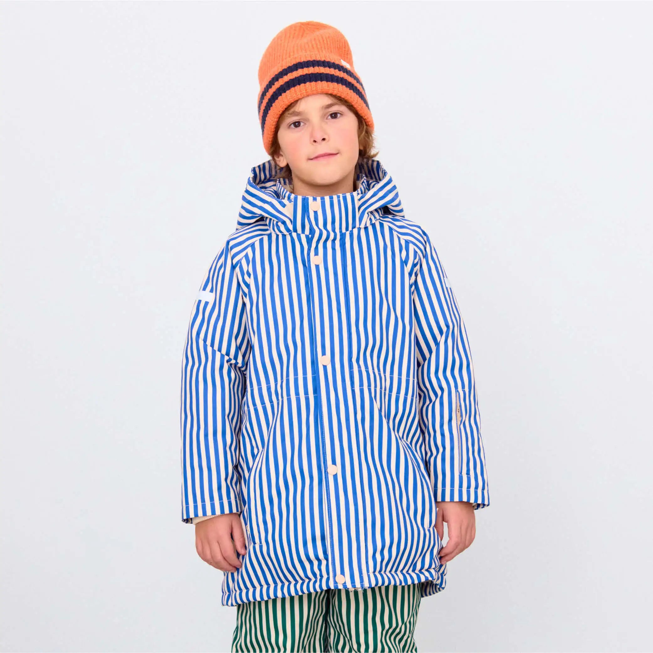 Schneejacke in blau gestreift