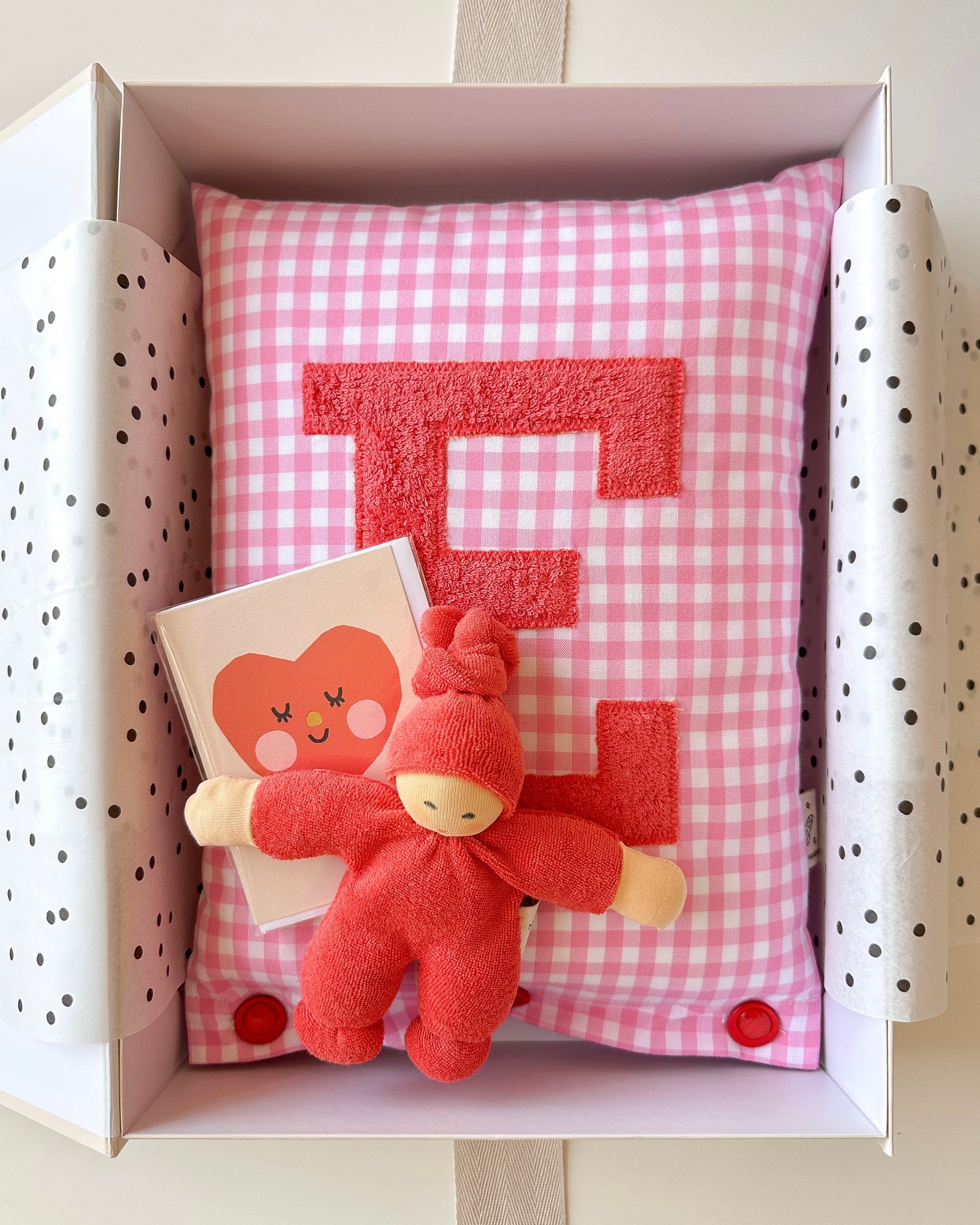 Große Geschenkbox in nude