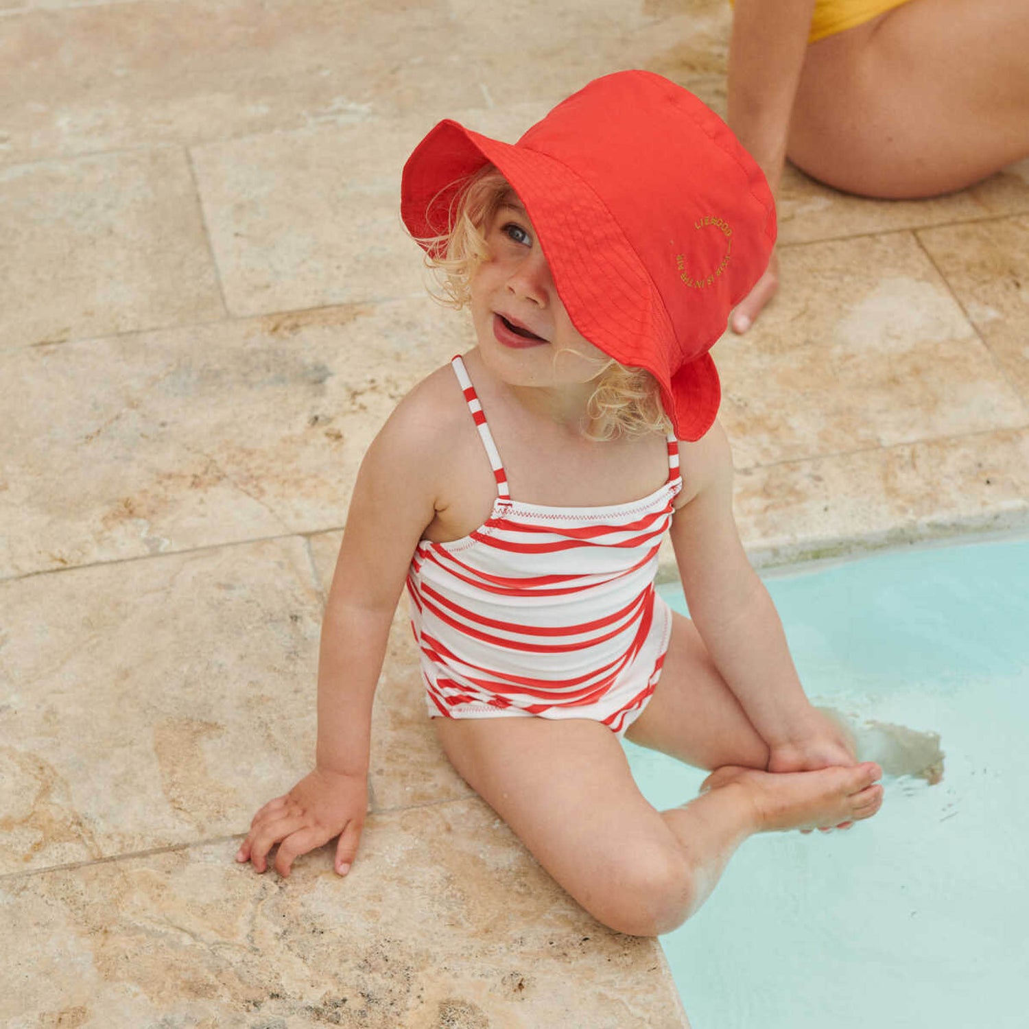 Swimsuit with stripes in red/white