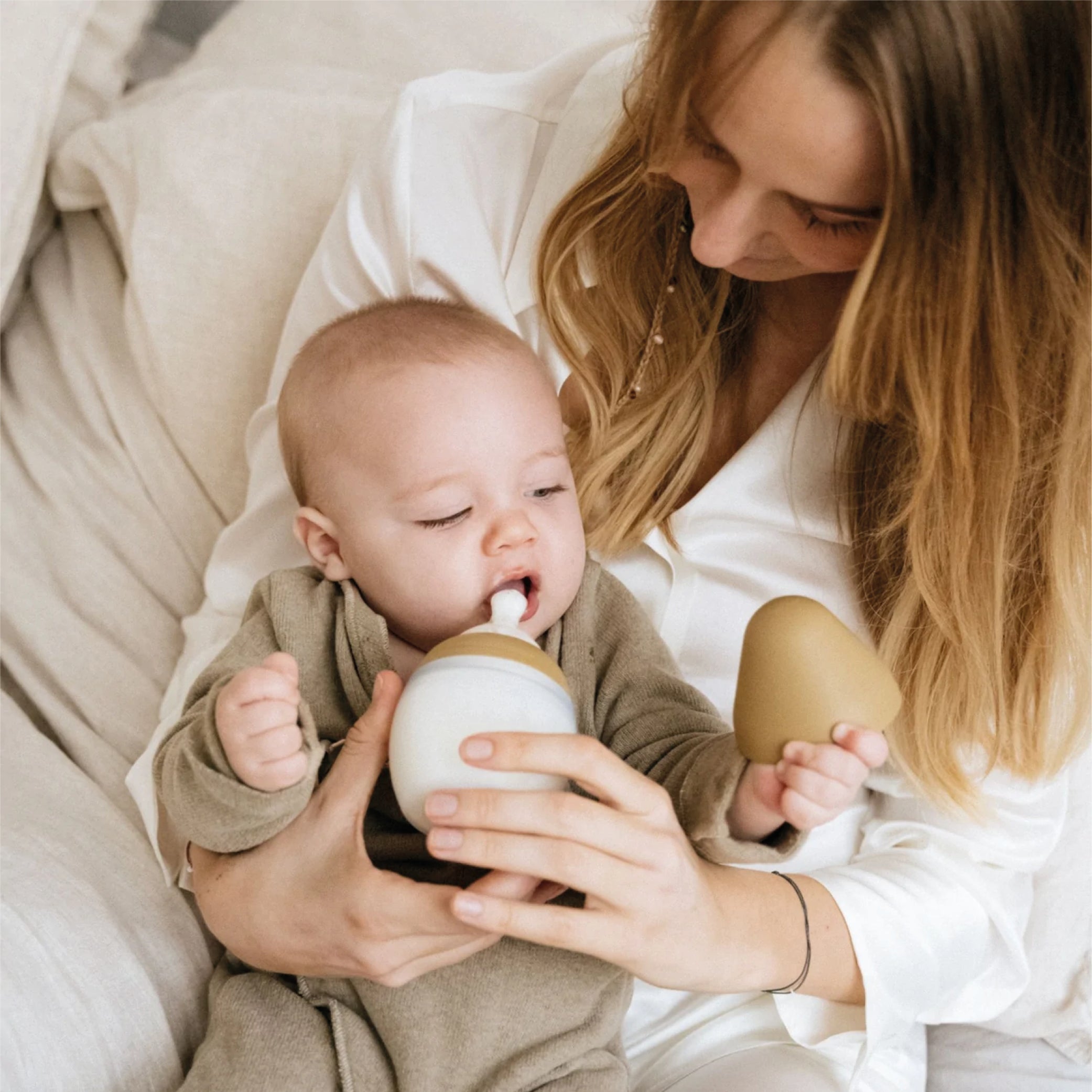 Baby und Neugeborene Antikolik Babyflasche in oats 150ml aus BPA frei medizinischem Silikon ohne Plastik von Elke bei kinder und konsorten düsseldorf