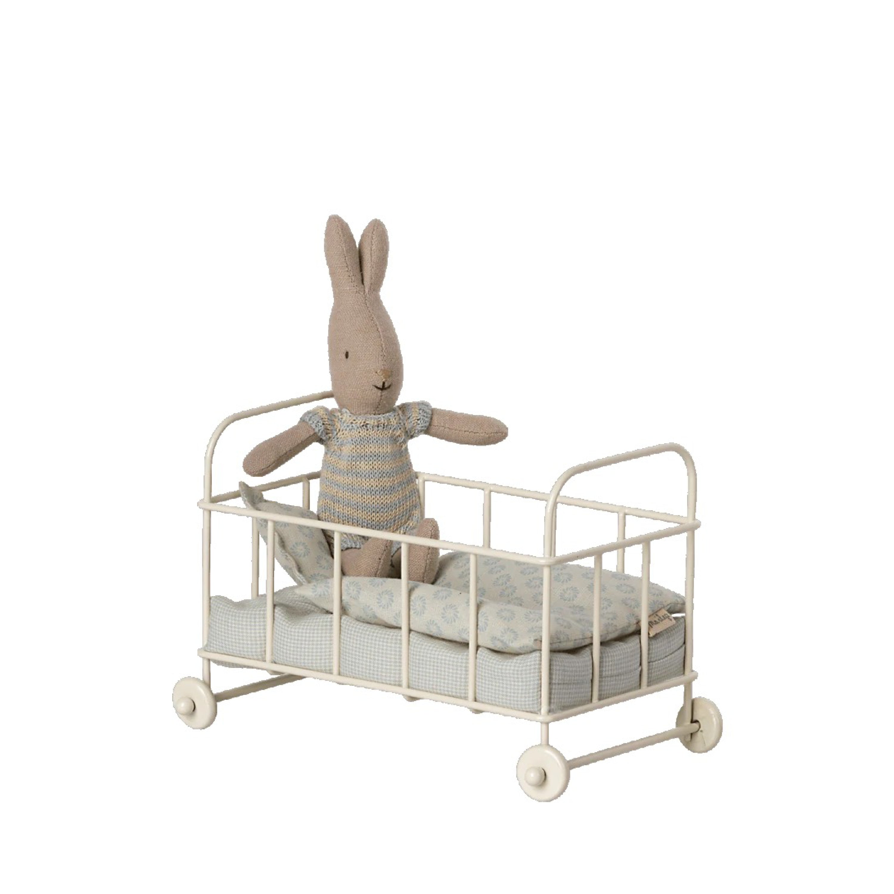 Mäuse, Kinderbett mit Rollen in blau