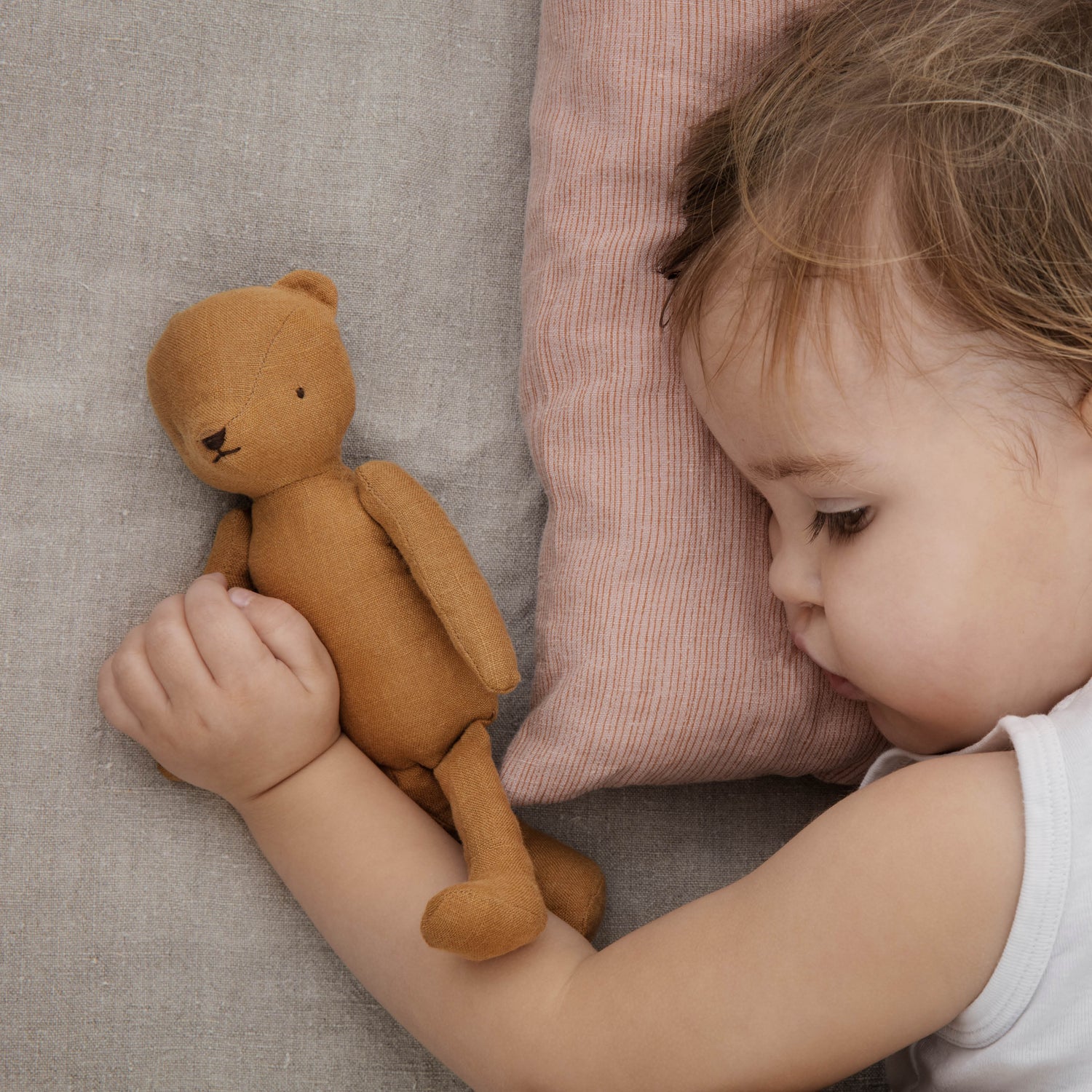 Teddy Mama von Maileg aus Baumwolle und Leinen bei kinder &amp; konsorten auf der Lindemannstr 1 in 40237 Düsseldorf erhältlich