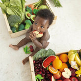 Baby Beißring Teether Ana Banana die Banane aus Naturkautschuk und von Hand bemalt mit speiseechten Farben - 100% natürlich von Oli und Carol bei kinder und konsorten Düsseldorf