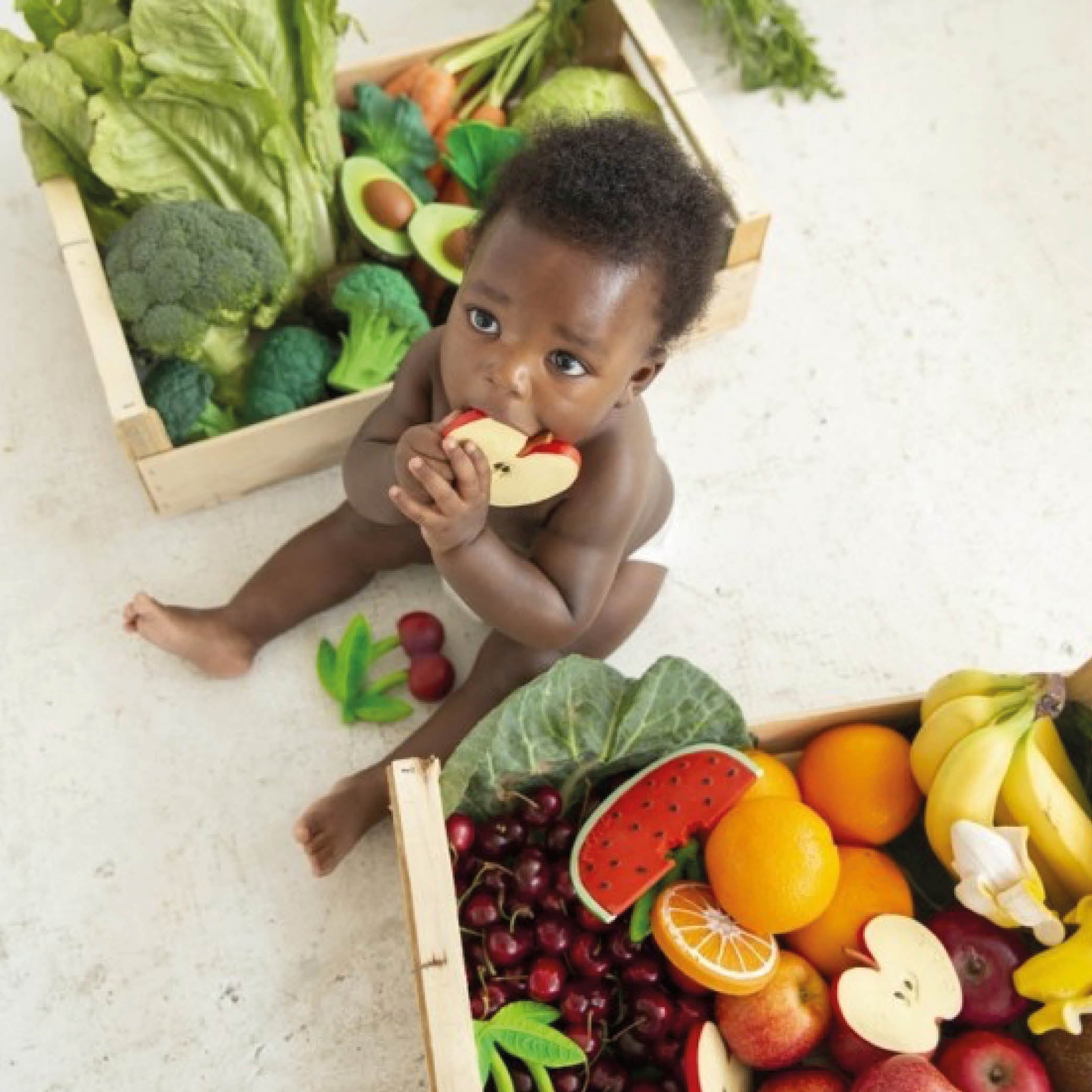 Baby Beißring Teether Ana Banana die Banane aus Naturkautschuk und von Hand bemalt mit speiseechten Farben - 100% natürlich von Oli und Carol bei kinder und konsorten Düsseldorf