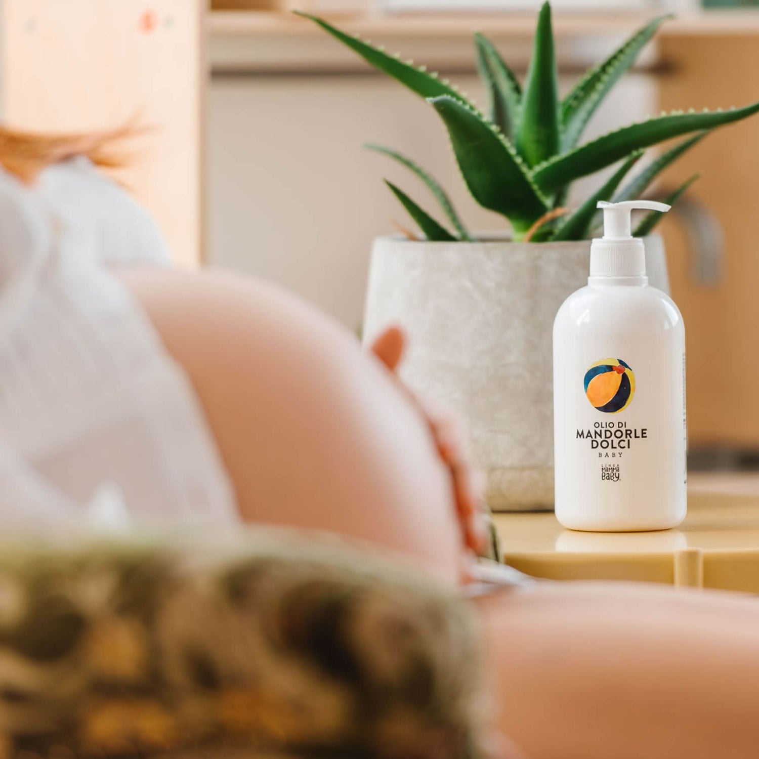 Baby Bio Süßmandel-Babyöl Cosmos Natural von Linea MammaBaby bei kinder und konsorten in düsseldorf