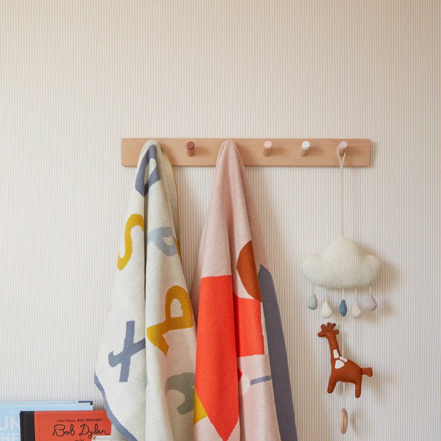 Baby Spieluhr Giraffe mit Wolke von Sophie Home bei kinder &amp; konsorten Babyfachhandel in Düsseldorf