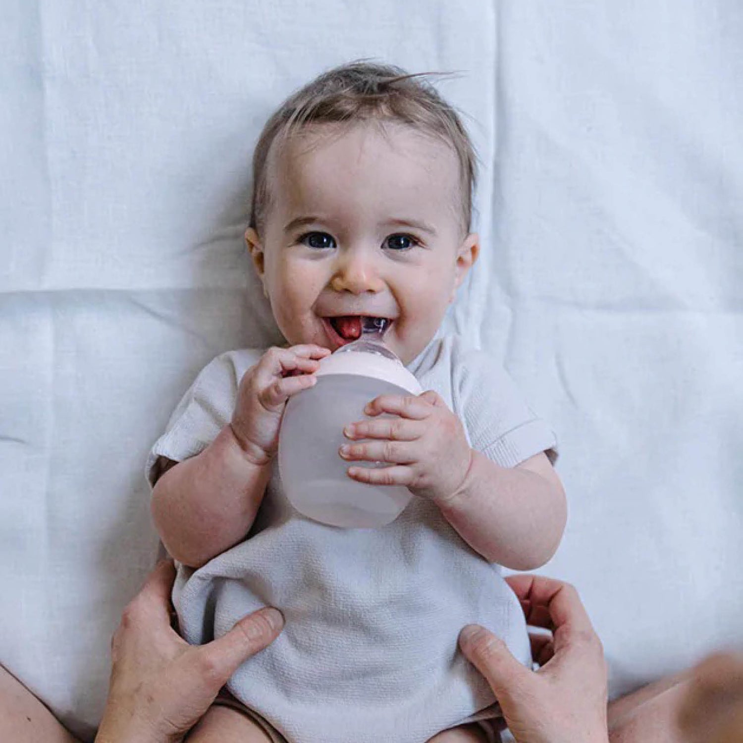 Baby und Neugeborene Antikolik Babyflasche in nude 150ml aus BPA frei medizinischem Silikon ohne Plastik von Elke bei kinder und konsorten düsseldorf