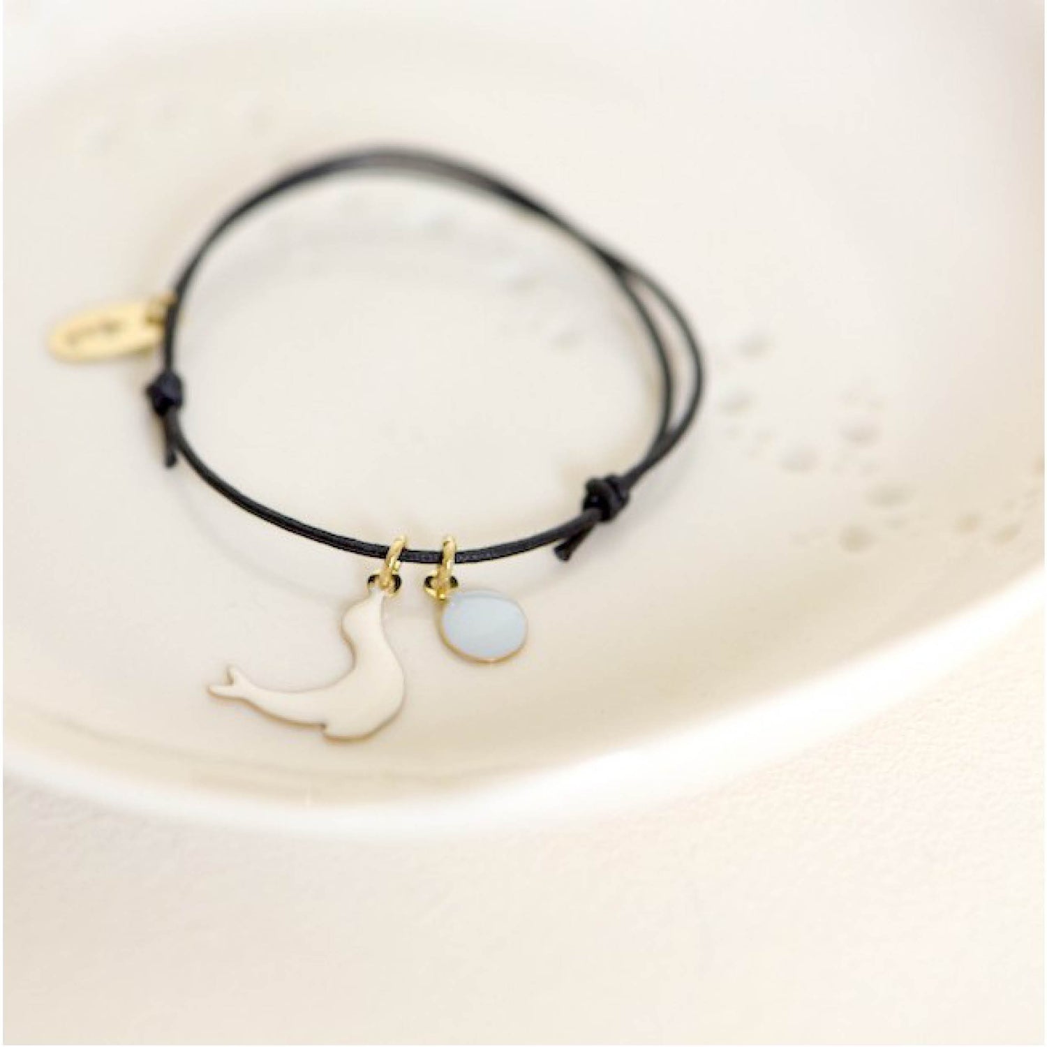 Bracelet, sea lion in ecru/horizon