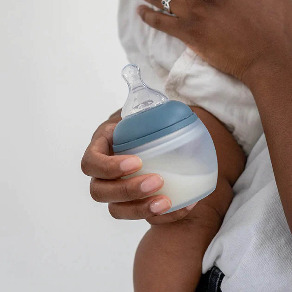 Baby und Neugeborene Antikolik Babyflasche in blue grey 150ml aus BPA frei medizinischem Silikon ohne Plastik von Elke bei kinder und konsorten duesseldorf